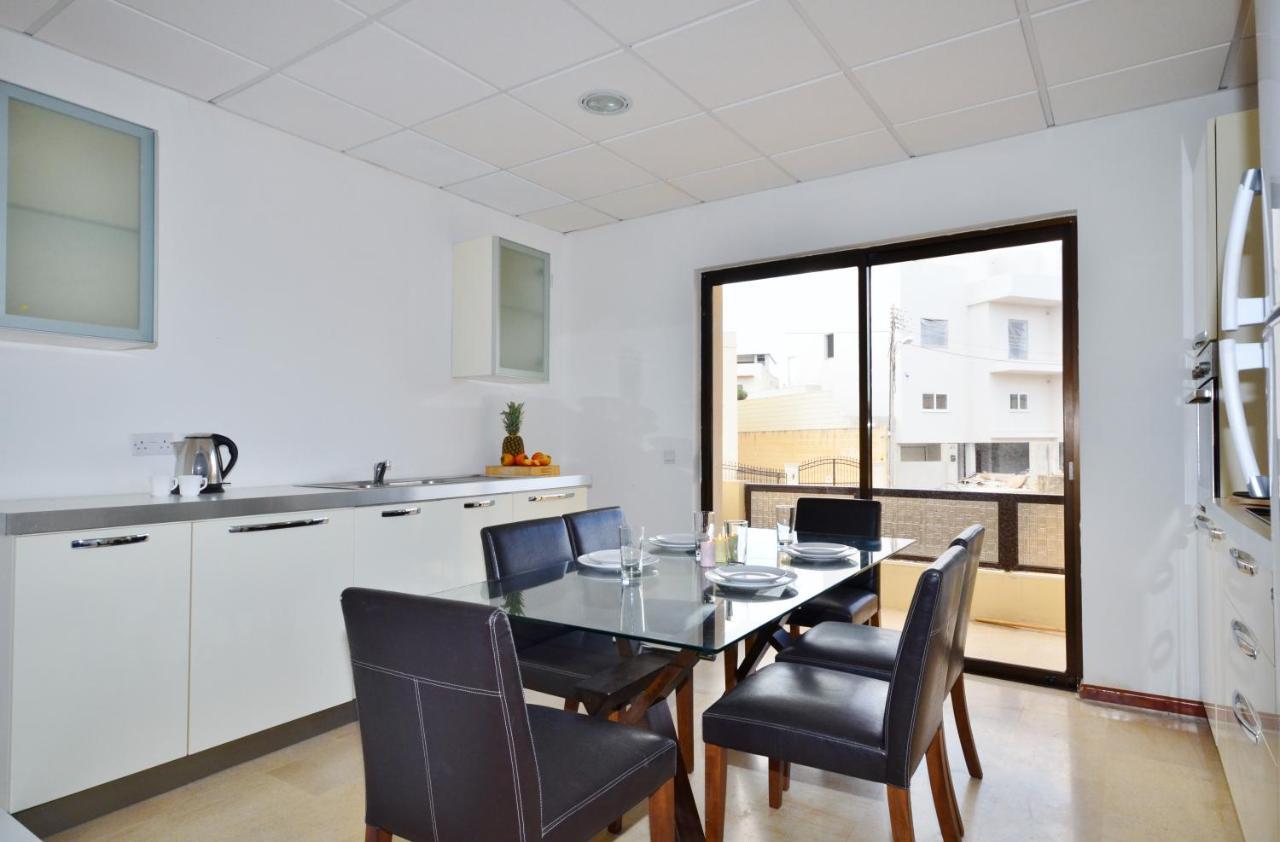 Apartamento Large St Julians Central 2 San Julián Exterior foto